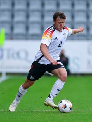 Lukas Reich (Germany) kontrolliert den Ball, Friendly match, Denmark vs Germany U19, Nordstern Arena am 14. May 2025 in Horsens, Daenemark. (Foto von Marco Steinbrenner DeFodi Images) Lukas Reich (Germany) controls the ball, Friendly match, Denmark vs Germany U19, Nordstern Arena, May 14, 2025 in Horsens, Denmark. (Photo by Marco Steinbrenner DeFodi Images) DFB DFL REGULATIONS PROHIBIT ANY USE OF PHOTOGRAPHS AS IMAGE SEQUENCES AND OR QUASI-VIDEO.