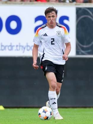 Lukas Reich (Germany) kontrolliert den Ball, Friendly match, Denmark vs Germany U19, Nordstern Arena am 14. May 2025 in Horsens, Daenemark. (Foto von Marco Steinbrenner DeFodi Images) Lukas Reich (Germany) controls the ball, Friendly match, Denmark vs Germany U19, Nordstern Arena, May 14, 2025 in Horsens, Denmark. (Photo by Marco Steinbrenner DeFodi Images) DFB DFL REGULATIONS PROHIBIT ANY USE OF PHOTOGRAPHS AS IMAGE SEQUENCES AND OR QUASI-VIDEO.