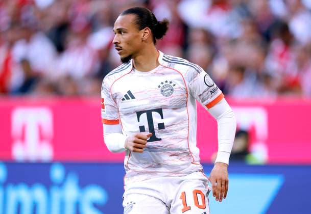 SANE Leroy Team FC Bayern Muenchen im neuem Trikot Saison 2025-2026 Fußball Bundesliga Saison 2024 - 2025 Deutscher Meister 2025 FC Bayern Muenchen FC Bayern Muenchen - Borussia Moenchengladbach am 10.05.2025 in Muenchen DFL REGULATIONS PROHIBIT ANY USE OF PHOTOGRAPHS as IMAGE SEQUENCES and or QUASI-VIDEO Copyright: xLacixPerenyix