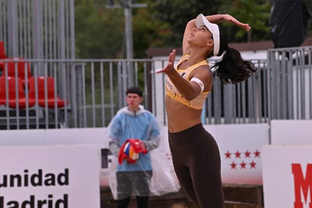 May 15, 2025, Madrid, Madrid, Spain: ELBA PAEZ (ESP) competes during the Beach Pro Tour Futures Madrid 2025 between SPAIN and USA at Parque Deportivo Puerta de Hierro on may 15, 2025 in Madrid, Spain. Madrid Spain - ZUMAc312 20250515_zsp_c312_076 Copyright: xOscarxManuelxSanchezx