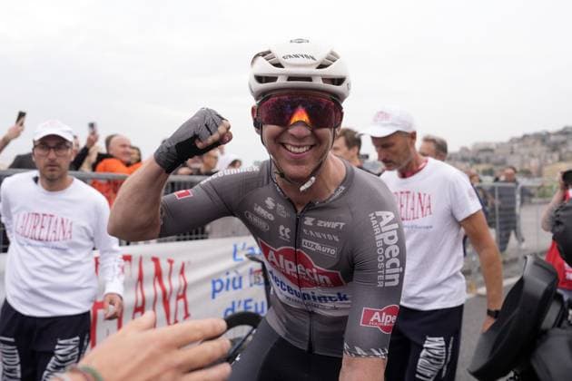 Groves Kaden Alexander of Alpecin-Deceuninck winner of the stage during the stage 6 of the Giro d™Italia from Potenza to Napoli, Italy - Thursday, May 15, 2025. - cycling.  Copyright: xFabioxFerrari LaPressex