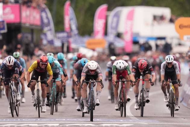 Sport Bilder des Tages Groves Kaden Alexander of Alpecin-Deceuninck stage winner during the stage 6 of the Giro d™Italia from Potenza to Napoli, Italia - Thursday, May 15, 2025. - cycling.  Copyright: xMassimoxPaolone LaPressex