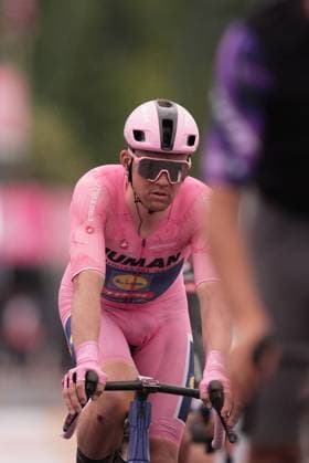 Pedersen Mads of Lidl-Trek, pink jersey, during the stage 6 of the Giro d™Italia from Potenza to Napoli, Italia - Thursday, May 15, 2025. - cycling.  Copyright: xMassimoxPaolone LaPressex