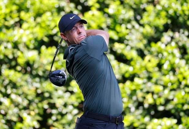 Rory McIlroy of Northern Ireland hits his tee shot on the 12th hole in the first round of the 2025 PGA, Golf Herren Championship at the Quail Hollow Club in Charlotte, North Carolina on Thursday, May 15, 2025.  CHA202405152030 TANNENxMAURY
