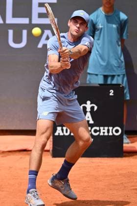 Internazionali BNL D Italia 2025 - Day Eleven Tommy Paul (USA) competes against Hubert Hurkacz (POL) during the Internazionali BNL d Italia Day Eleven at Foro Italico in Rome, Italy, on May 15, 2025. Rome Italy Italy  Copyright: xDomenicoxCippitellix originalFilename:cippitelli-itainter250515_npFLY.jpg