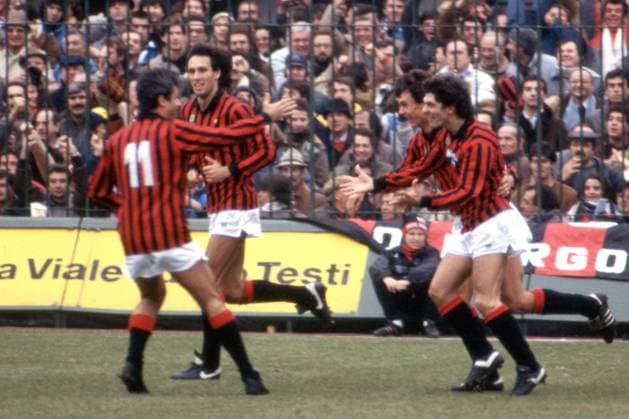 GRUPPO, PIETRO PAOLO VIRDIS, MARK HATELEY, PAOLO ROSSI, PAOLO MALDINI, Milan, Serie A, 1985-86 Milan vs Inter 2-2, 01-12-1985, Esultanza, Celebration, jubel SERIE A 1985-86 MILAN-INTER 2-2