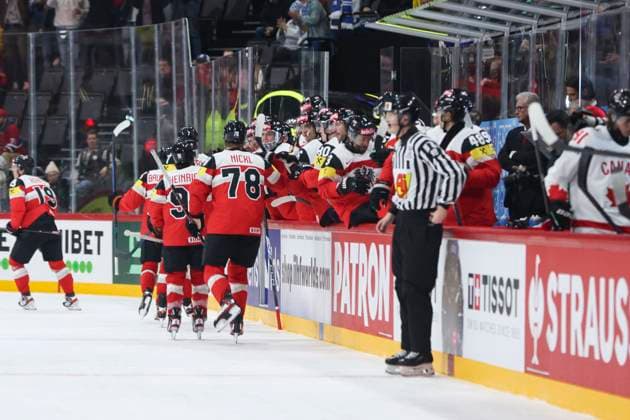 Ice hockey, Eishockey - IIHF WC 2025 STOCKHOLM,SWEDEN,15.MAY.25 - ICE HOCKEY - IIHF Ice Hockey World Championship, WM, Weltmeisterschaft 2025, group stage, Austria vs Canada. Image shows the rejoicing of team AUT.  GEPAxpictures xMaticxKlansek