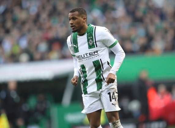 Foto : skeptische Miene bei .... Alassane PLEA (Gladbach) Fussball 1. Bundesliga , 26. Spieltag am Sa. 15.03.2025 Werder Bremen - Borussia Mönchengladbach 2 - 4