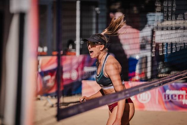 Beachvolleyball Frauen Allianz German Beach Tour 2025 Tourstop Düsseldorf 15.05.2025 Chenoa Christ jubelt Düsseldorf Robert-Lehr-Ufer Nordrhein-Westfalen Deutschland