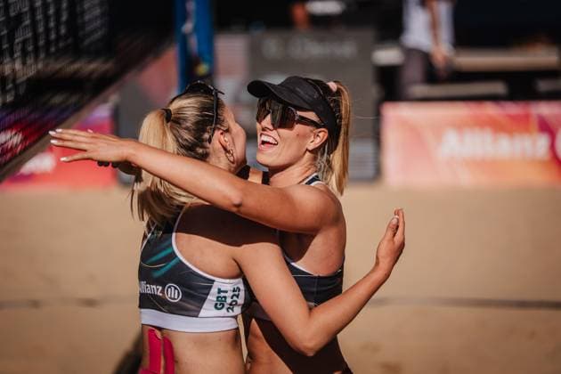 Beachvolleyball Frauen Allianz German Beach Tour 2025 Tourstop Düsseldorf 15.05.2025 v.l.Anna-Chiara Reformat und Chenoa Christ jubeln Düsseldorf Robert-Lehr-Ufer Nordrhein-Westfalen Deutschland