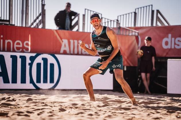 Beachvolleyball Männer Allianz German Beach Tour 2025 Tourstop Düsseldorf 15.05.2025 Niklas Held jubelt Düsseldorf Robert-Lehr-Ufer Nordrhein-Westfalen Deutschland