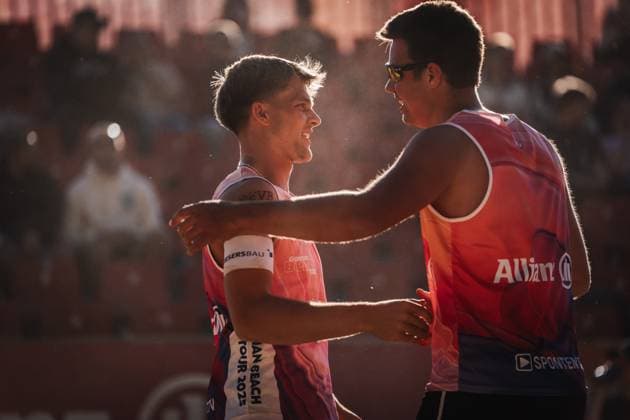 Beachvolleyball Männer Allianz German Beach Tour 2025 Tourstop Düsseldorf 15.05.2025 v.l. Luis Kubo und Jonas Kaminski Düsseldorf Robert-Lehr-Ufer Nordrhein-Westfalen Deutschland