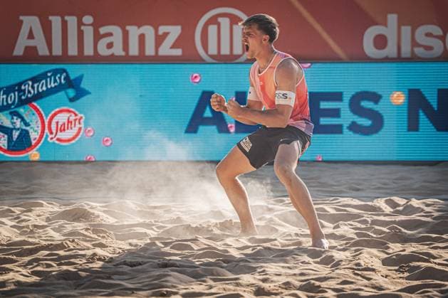 Beachvolleyball Männer Allianz German Beach Tour 2025 Tourstop Düsseldorf 15.05.2025 Luis Kubo jubelt Düsseldorf Robert-Lehr-Ufer Nordrhein-Westfalen Deutschland