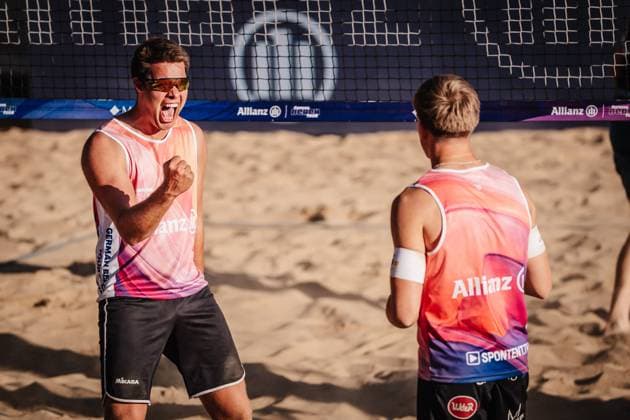 Beachvolleyball Männer Allianz German Beach Tour 2025 Tourstop Düsseldorf 15.05.2025 v.l. Jonas Kaminski und Luis Kubo Düsseldorf Robert-Lehr-Ufer Nordrhein-Westfalen Deutschland