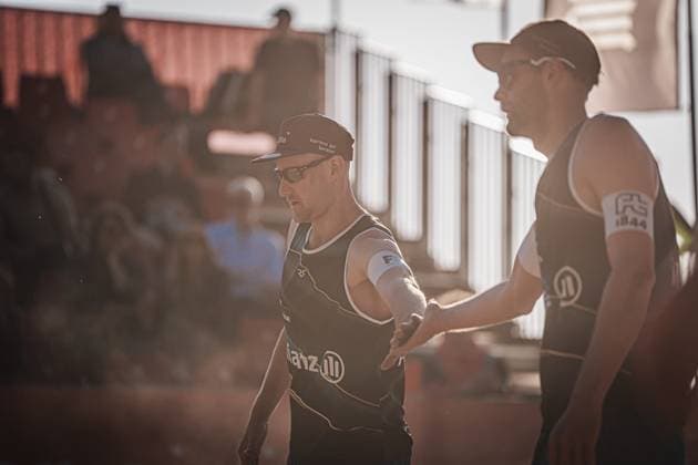 Beachvolleyball Männer Allianz German Beach Tour 2025 Tourstop Düsseldorf 15.05.2025 v.l. Yannick und Manuel Harms Düsseldorf Robert-Lehr-Ufer Nordrhein-Westfalen Deutschland