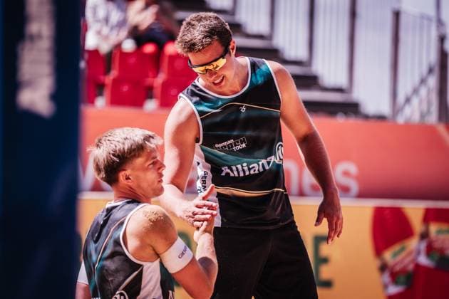 Beachvolleyball Männer Allianz German Beach Tour 2025 Tourstop Düsseldorf 15.05.2025 v.l. Luis Kubo und Jonas Kaminksi Düsseldorf Robert-Lehr-Ufer Nordrhein-Westfalen Deutschland