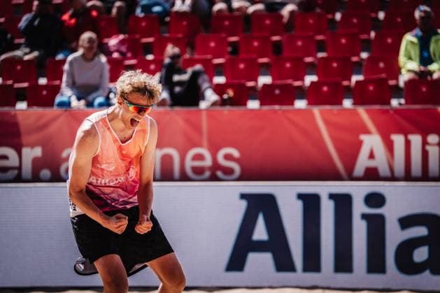 Beachvolleyball Männer Allianz German Beach Tour 2025 Tourstop Düsseldorf 15.05.2025 Tamo Wüst jubelt Düsseldorf Robert-Lehr-Ufer Nordrhein-Westfalen Deutschland