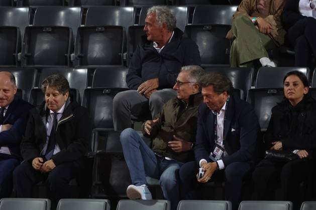 Rome, Italy, italy: Rome, Italy 05 15 2025: VIPs in the stands Massimo Giletti and Paolo Bonolis joke as they watch the women s semifinal during the Internazionali BNL d Italia 2025 WTA, Tennis Damen Masters Men s 1000 circuit in Rome at the Foro Italico. Tennis VIPs In The Bonolis And Giletti Tribune -WTA Master 1000 Women S Semi-Final At The Foro Italico In Rome,  - ZUMAp169 20250515_zea_p169_1511 Copyright: xmarcoxiacobuccix