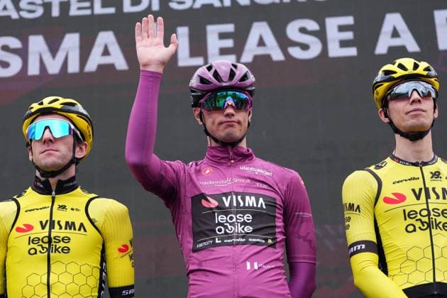Kooij Olav of Team Visma Lease A Bike, cyclamen jersey, during the stage 7 of the Giro d™Italia from Castel di Sangro to Tagliacozzo, Italy - Friday, May 16, 2025. - cycling.  Copyright: xGianxMattiaxD Alberto LaPressex