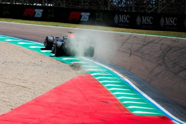 Formula 1 AWS Gran Premio del Made in Italy e dell Emilia-Romagna Alexis Perrin OVERTAKE MAXPPP - Imola 16 05 2025 01 VERSTAPPEN Max (nld), Red Bull Racing, action during the Formula 1 AWS Gran Premio del Made in Italy e dell Emilia-Romagna Grand Prix 2025, the 7th round of the 2025 FIA Formula 1 World Championship, WM, Weltmeisterschaft on the Autodromo Internazionale Enzo e Dino Ferrari from May 15 to 18, 2025, in Imola, Italy Imola Italy  Copyright: xOVERTAKE MAXPPPxAlexisxPerrinx OVT202505169521 OVT202505169521