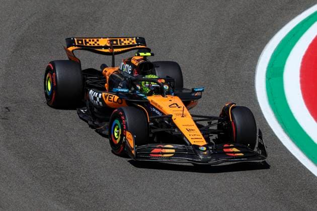 F1 - EMILIA ROMAGNA GRAND PRIX 2025 04 NORRIS Lando (gbr), McLaren F1 Team MCL39, action during the Formula 1 AWS Gran Premio del Made in Italy e Dell™Emilia-Romagna 2025, Emilia Romagna Grand Prix 2025, 7th round of the 2025 FIA Formula One World Championship, WM, Weltmeisterschaft from May 16 to 18, 2025 on the Autodromo Internazionale Enzo e Dino Ferrari, in Imola, Italy - ImolaItaly  Copyright: xALBERTOxVIMERCATIx