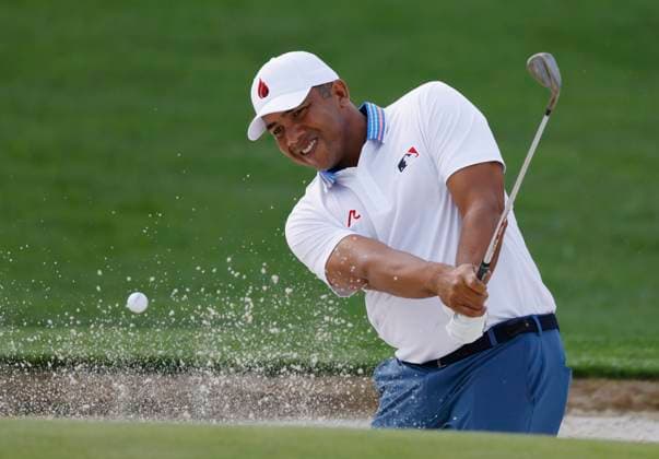 Jhonattan Vegas of Venezuela chips out of a bunker on the 1st hole during the second round of the 2025 PGA, Golf Herren Championship at the Quail Hollow Golf Club in Charlotte, North Carolina on Friday, May 16, 2025.  CHA20250516611 TANNENxMAURY