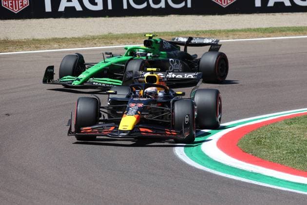 16.05.2025, Autodromo Enzo e Dino Ferrari, Imola, Formel 1 Grand Prix Emilia Romagna 2025 ,im Bild Yuki Tsunoda (JPN), Oracle Red Bull Racing, Gabriel Bortoleto (BRA), Stake F1 Team Kick Sauber (Photo by Alessandro Martellotta Hasan Bratic DeFodi Images)