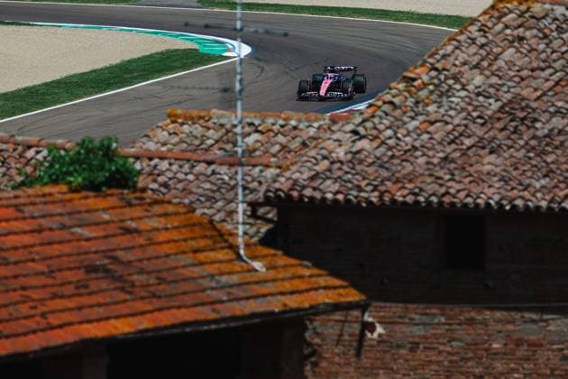 F1 - EMILIA ROMAGNA GRAND PRIX 2025 10 GASLY Pierre (fra), Alpine F1 Team A525, action during the Formula 1 AWS Gran Premio del Made in Italy e Dell™Emilia-Romagna 2025, Emilia Romagna Grand Prix 2025, 7th round of the 2025 FIA Formula One World Championship, WM, Weltmeisterschaft from May 16 to 18, 2025 on the Autodromo Internazionale Enzo e Dino Ferrari, in Imola, Italy - ImolaItaly  Copyright: xANTONINxVINCENTx