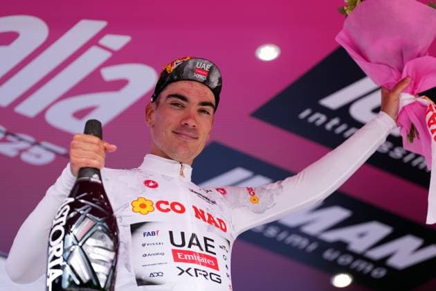 Ayuso Pesquera Juan of Uae Team Emirates Xrg white jersey during the stage 7 of the Giro d™Italia from Castel di Sangro to Tagliacozzo, Italy - Friday, May 16, 2025. - cycling.  Copyright: xGianxMattiaxD Alberto LaPressex