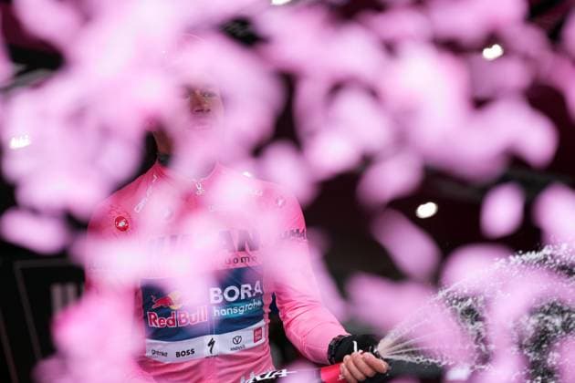 RogliÄ PrimoÅ¾ of Red Bull - Bora - Hansgrohe pink jersey on the podium during the stage 7 of the Giro d™Italia from Castel di Sangro to Tagliacozzo, Italy - Friday, May 16, 2025. - cycling.  Copyright: xGianxMattiaxD Alberto LaPressex