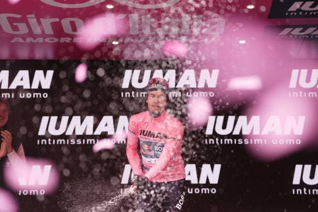 Roglic Primoz of Red Bull - Bora - Hansgrohe, pink jersey, during the stage 7 of the Giro d™Italia from Castel di Sangro to Tagliacozzo, Italy - Friday, May 16, 2025. - cycling.  Copyright: xMassimoxPaolone LaPressex