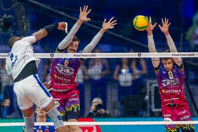 Sir Sicoma Monini Perugia - Halkbank Ankara - CEV Champions League Volley 2025 Final Four Simone Giannelli, Agustin Loser during the CEV Champions League volleyball semi-final match Sir Sicoma Monini Perugia vs Halkbank Ankara in Lodz, Poland on May 16, 2025. Lodz Poland  Copyright: xAndrzejxIwanczukx originalFilename:iwanczuk-sirsicom250516_np1tj.jpg