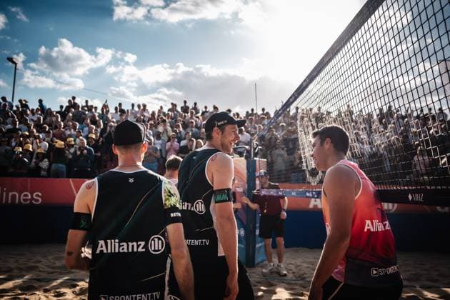Beachvolleyball Männer Allianz German Beach Tour 2025 Tourstop Düsseldorf 16.05.2025 v.l. Nils Ehlers und Jonas Kaminski Düsseldorf Robert-Lehr-Ufer Nordrhein-Westfalen Deutschland