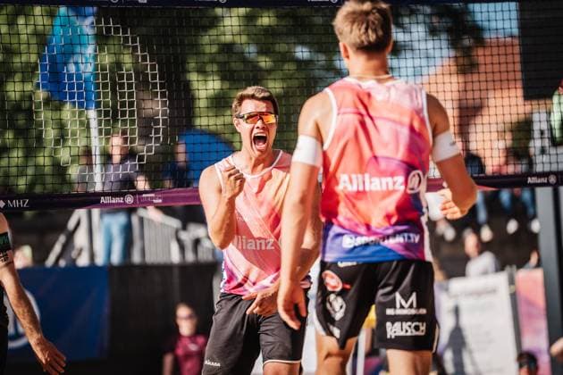 Beachvolleyball Männer Allianz German Beach Tour 2025 Tourstop Düsseldorf 16.05.2025 Jonas Kaminski jubelt Düsseldorf Robert-Lehr-Ufer Nordrhein-Westfalen Deutschland