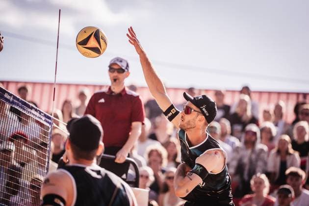Beachvolleyball Männer Allianz German Beach Tour 2025 Tourstop Düsseldorf 16.05.2025 Angriff von Clemens Wickler Düsseldorf Robert-Lehr-Ufer Nordrhein-Westfalen Deutschland