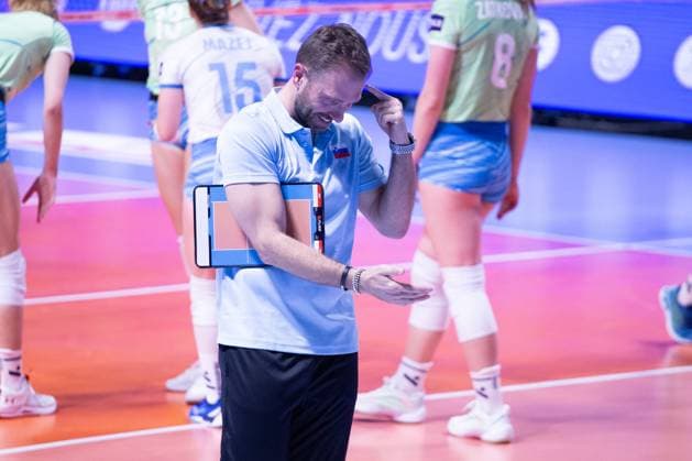 VOLLEYBALL : France VS Slovenie - Nations League - 16 05 2025 TOULOUSE, FRANCE - MAY 16 - VOLLEYBALL : Alessandro OREFICE, coach of the Slovenia national team, Nationalteam during the first preparatory match of the Women s Volleyball Nations League : France VS Slovenia at the Palais des Sports on May 16, 2025 in Toulouse, France  Copyright: xSylvainxDIONISIOx
