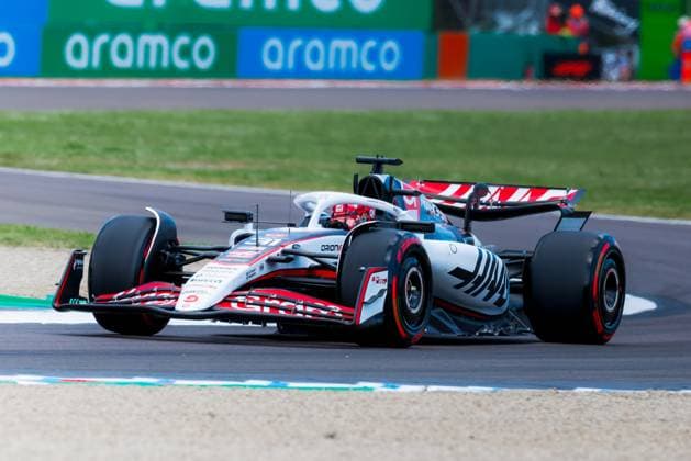 Formula 1 AWS Gran Premio del Made in Italy e dell Emilia-Romagna Alexis Perrin OVERTAKE MAXPPP - Imola 17 05 2025 31 OCON Esteban (fra), Haas F1 Team, action during the Formula 1 AWS Gran Premio del Made in Italy e dell Emilia-Romagna Grand Prix 2025, the 7th round of the 2025 FIA Formula 1 World Championship, WM, Weltmeisterschaft on the Autodromo Internazionale Enzo e Dino Ferrari from May 15 to 18, 2025, in Imola, Italy Imola Italy  Copyright: xOVERTAKE MAXPPPxAlexisxPerrinx OVT202505172439 OVT202505172439