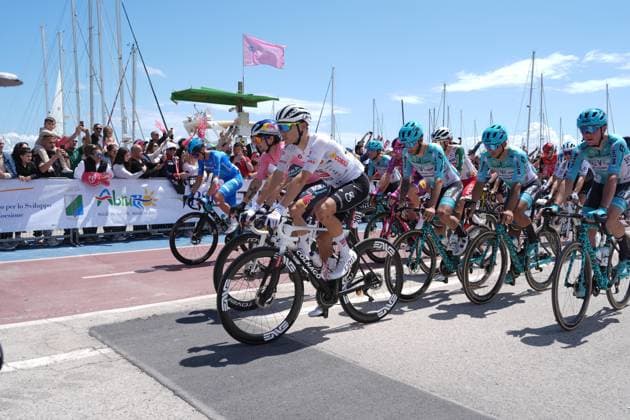 gestures as he awaits the start of the during the stage 8 of the Giro d™Italia from Giulianova to Castelraimondo, Italy - Saturday, May 17, 2025. - cycling.  Copyright: xGianmattiaxD Alberto LaPressex