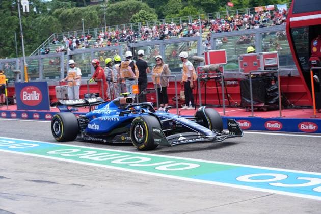 17.05.2025, Autodromo Enzo e Dino Ferrari, Imola, Formel 1 Grand Prix Emilia Romagna 2025 ,im Bild Carlos Sainz Jr. (ESP), Atlassian Williams Racing (Photo by Hasan Bratic DeFodi Images)