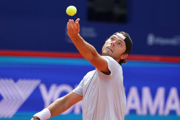 GER, Hamburg, xFSx, ATP500 Herren-Tennistunier Bitpanda Hamburg Open 2025, 17.05.2025 Aleksandar Kovacevic (USA) macht einen Aufschlag Copyright: HMBxMedia FernandoxSoares