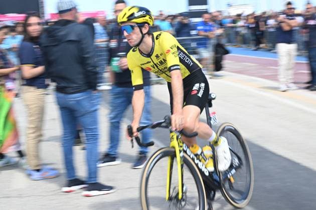 17-05-2025 Giro D italia; Tappa 08 Giulianova - Castelraimondo; 2025, Visma - Lease A Bike; Yates, Simon; Giulianova; 