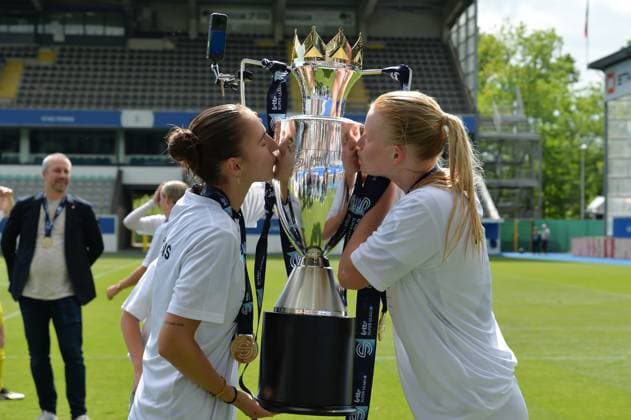 Fußball, Frauen, OH Leuven feiert den Gewinn der Meisterschaft in Belgien OHL s players celebrate after winning a soccer match between Oud-Heverlee Leuven and RSCA Women, Saturday 17 May 2025 in Heverlee, on day 6 (out of 6) of the Play-offs of the 2024-2025 Super League Women first division of the Belgian championship. JILLxDELSAUX  x123915036x
