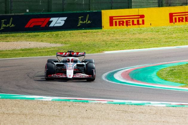 Formula 1 AWS Gran Premio del Made in Italy e dell Emilia-Romagna Alexis Perrin OVERTAKE MAXPPP - Imola 17 05 2025 31 OCON Esteban (fra), Haas F1 Team, action during the Formula 1 AWS Gran Premio del Made in Italy e dell Emilia-Romagna Grand Prix 2025, the 7th round of the 2025 FIA Formula 1 World Championship, WM, Weltmeisterschaft on the Autodromo Internazionale Enzo e Dino Ferrari from May 15 to 18, 2025, in Imola, Italy Imola Italy  Copyright: xOVERTAKE MAXPPPxAlexisxPerrinx OVT202505173086 OVT202505173086