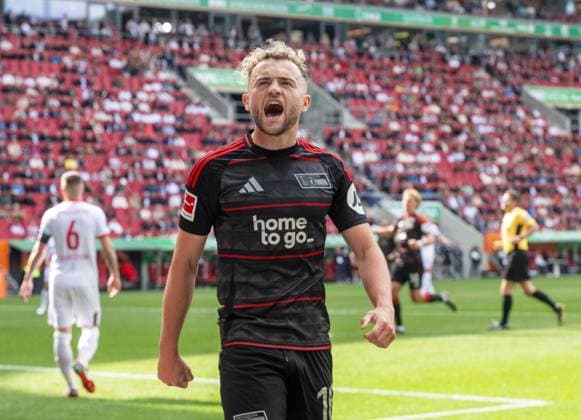 Fussball, Herren, Saison 2024 25, 1. Bundesliga (34. Spieltag), FC Augsburg - 1. FC Union Berlin, Benedict Hollerbach (1. FC Union Berlin), Jubel nach Tor zum 1:1, 17.05. 2025, Copyright: xMatthiasxKochx