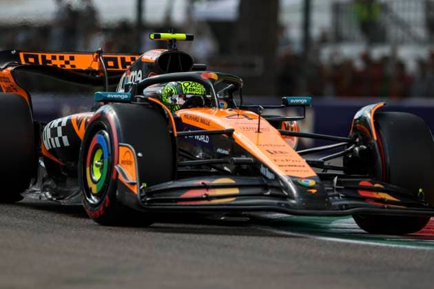 F1 - EMILIA ROMAGNA GRAND PRIX 2025 04 NORRIS Lando (gbr), McLaren F1 Team MCL39, action during the Formula 1 AWS Gran Premio del Made in Italy e Dell™Emilia-Romagna 2025, Emilia Romagna Grand Prix 2025, 7th round of the 2025 FIA Formula One World Championship, WM, Weltmeisterschaft from May 16 to 18, 2025 on the Autodromo Internazionale Enzo e Dino Ferrari, in Imola, Italy - ImolaItaly  Copyright: xANTONINxVINCENTx