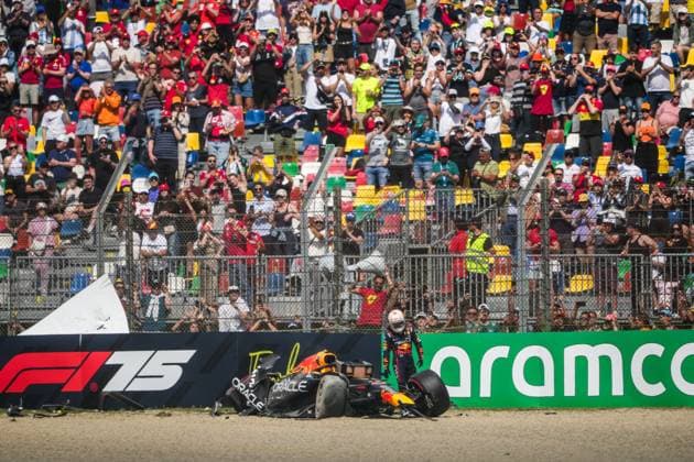 Yuki Tsunoda (JPN) Red Bull Racing RB21 crash . 17.05.2025. Formula 1 World Championship, WM, Weltmeisterschaft Rd 7, Emilia Romagna Grand Prix, Imola, Italy, Qualifying Day.17.05.2025 Â Copyright: xLubomirxAsenovx