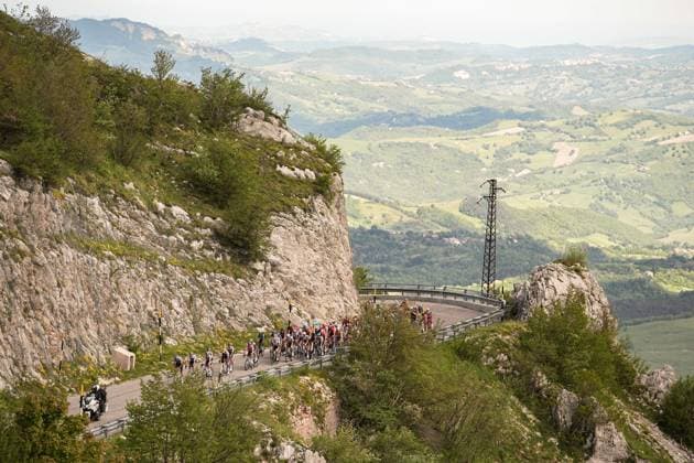 Peloton during the stage 8 of the Giro dÕItalia from Giulianova to Castelraimondo, Italy - Saturday, May 17, 2025. - cycling.  Copyright: xMarcoxAlpozzi LaPressex