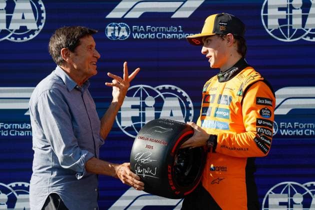 F1 - EMILIA ROMAGNA GRAND PRIX 2025 PIASTRI Oscar (aus), McLaren F1 Team MCL39, portrait, Pirelli Pole Position award during the Formula 1 AWS Gran Premio del Made in Italy e Dell™Emilia-Romagna 2025, Emilia Romagna Grand Prix 2025, 7th round of the 2025 FIA Formula One World Championship, WM, Weltmeisterschaft from May 16 to 18, 2025 on the Autodromo Internazionale Enzo e Dino Ferrari, in Imola, Italy - ImolaItaly  Copyright: xJavierxJimenezx
