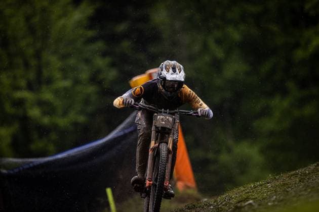 Radsport, Mountainbike WC in Bielsko Biala Whoop UCI MTB World Series DHI Worldcup Bielsko-BiaÅ‚a HATTON Charlie CONTINENTAL ATHERTONat Whoop UCI MTB World Series DHI Worldcup Bielsko-BiaÅ‚a, 17.05.2025,in Szczyrk,POL Foto: Sebastian Sternemann