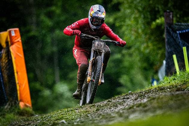 Radsport, Mountainbike WC in Bielsko Biala Whoop UCI MTB World Series DHI Worldcup Bielsko-BiaÅ‚a ILES Finn SPECIALIZED GRAVITYat Whoop UCI MTB World Series DHI Worldcup Bielsko-BiaÅ‚a, 17.05.2025,in Szczyrk,POL Foto: Sebastian Sternemann